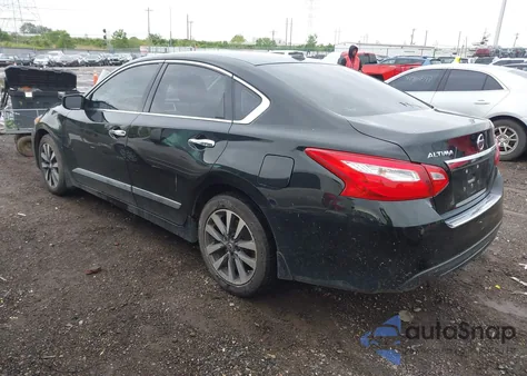 2017 Nissan Altima 2.5 Sv z USA, uszkodzony, nr VIN 1N4AL3AP0HC256602